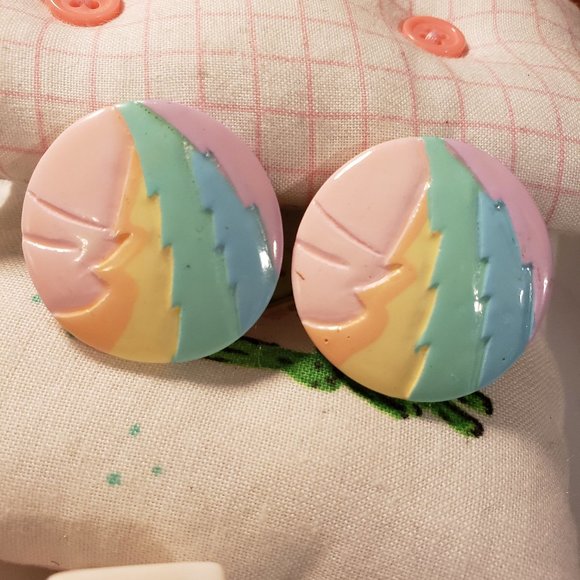 Jewelry - Vintage Retro Rainbow Earrings 80s